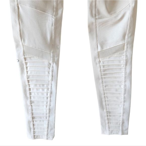 Alo Yoga High Waist Moto Biker Legging Pants Size Medium Light Cream. - Picture 11 of 16